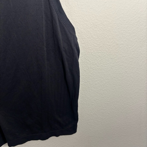 All in Motion Black Sleeveless Top Sz L Athletic Athleisure Running Lightweight - Picture 5 of 7